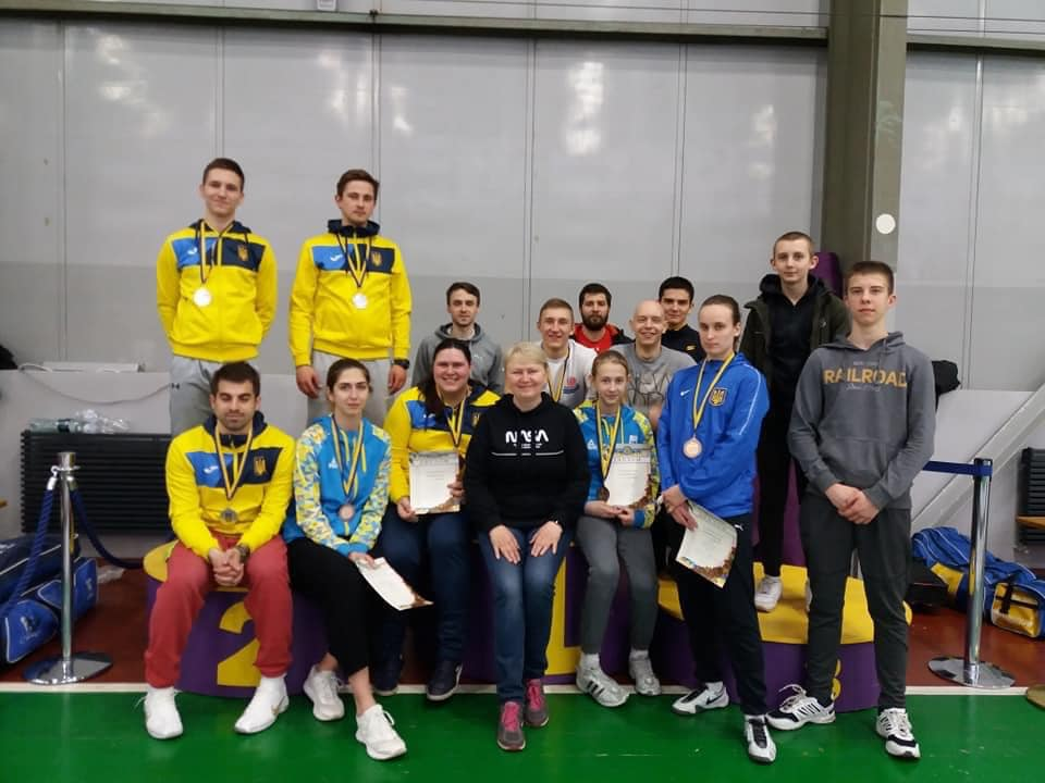 фехтувальники