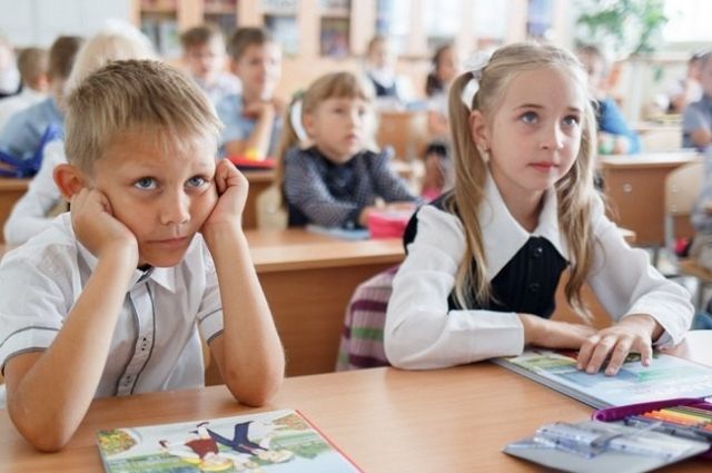 діти в школі