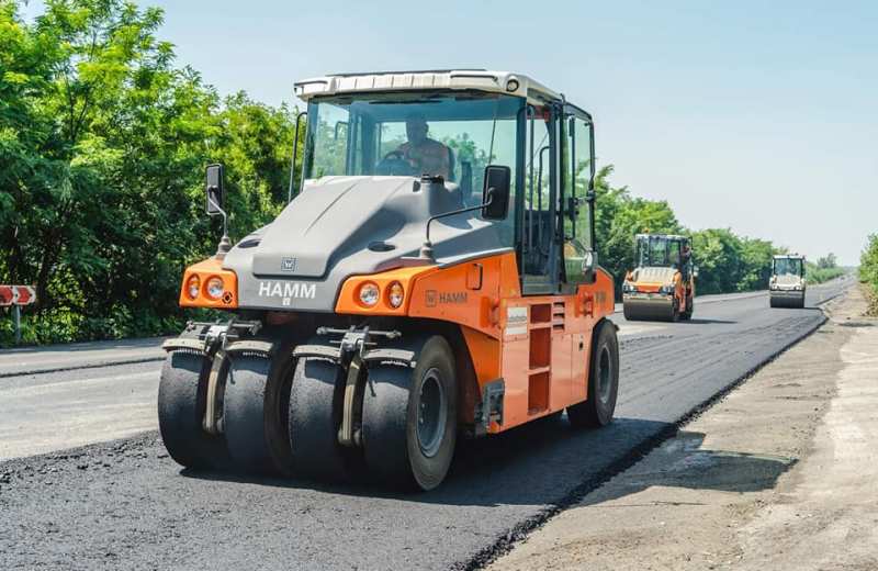 дорожники роблять дорогу