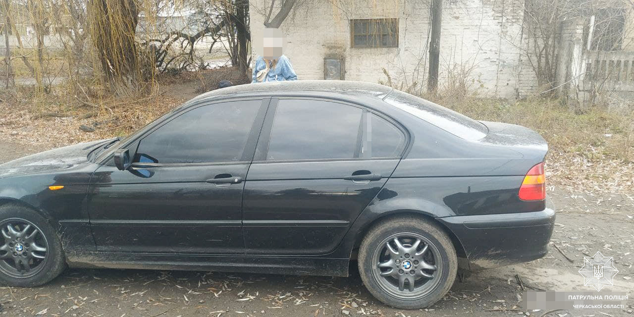 автомобіль з підробленими документами