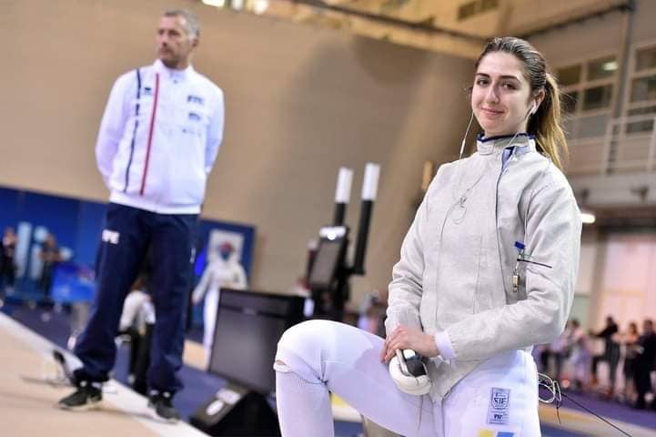 Фехтувальниця