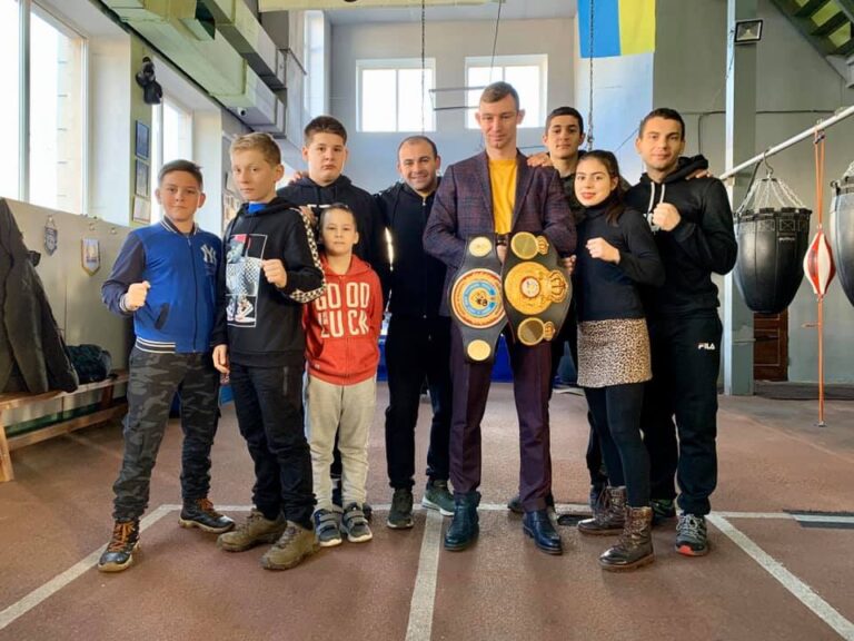 Чемпіон Європи з боксу тренує дітей у Черкасах (ВІДЕО)