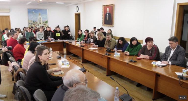 Чим живе Інститут історії ЧНУ під час війни: наука, волонтерство, втрати на фронті