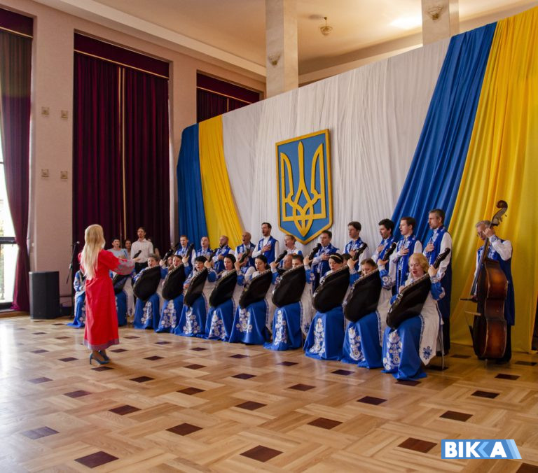 До Дня Конституції України в Черкасах відзначили військових, медиків, волонтерів (ВІДЕО)