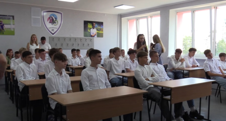 Поєднуватимуть навчання і тренування : у черкаській школі відкрили класи для футболістів (ВІДЕО) 