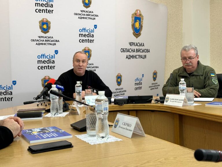 На Черкащині розробили тематичний альбом для вивчення у школах будови дронів