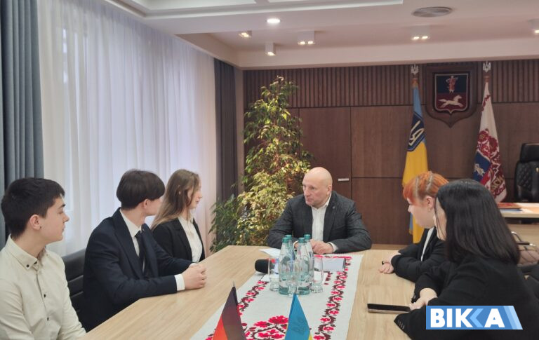 Переможці стажування провели день із міським головою Черкас (ВІДЕО)
