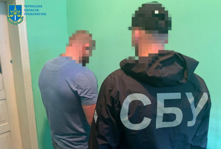 На Черкащині судитимуть учасників злочинної групи, які вирощували та збували канабіс