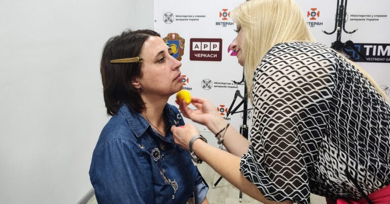 Для дружин військових у Черкасах провели б’юті майстерклас (ВІДЕО)