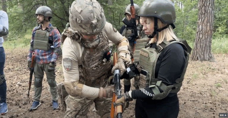У Черкасах проводять бойову підготовку для цивільних (ВІДЕО)