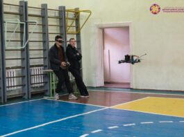 У Черкасах школярі змагаються у віртуальному дрон-рейсингу