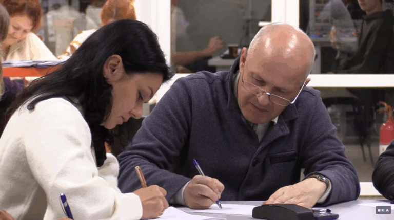 «Треба жити»: Черкаси долучилися до диктанту національної єдності (ВІДЕО)