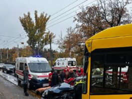 У Черкасах відбулася автотроща за участі маршрутки та авто