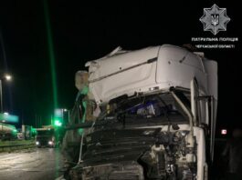 Неуважність водія: біля Умані сталася ДТП за участі двох вантажівок