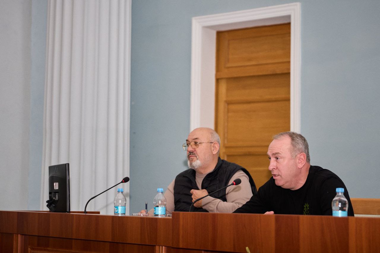 photo_5445338105885358107_y