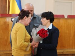 В Умані рідним полеглих на війні вручили посмертні відзнаки