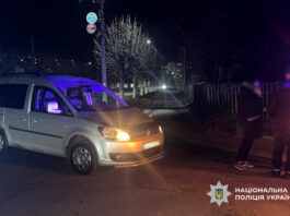 На Черкащині під колеса авто потрапила жінка: поліція розпочала розслідування