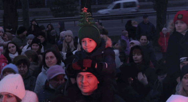 У Південно-Західному районі Черкас влаштували новорічне свято для дітей (ВІДЕО)
