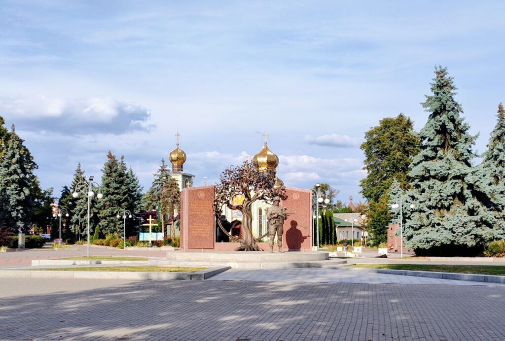 Черкаси провели в останню путь Захисника – випускника школи №24