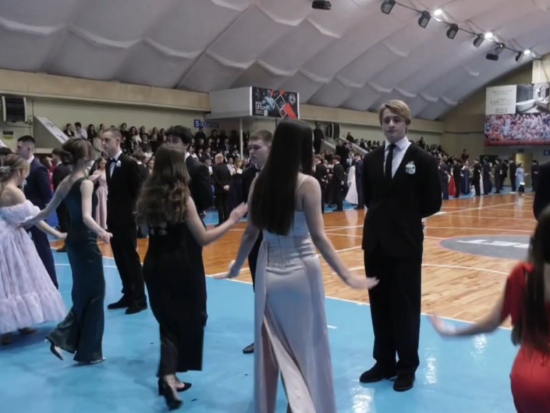 Черкаські школярі влаштували благодійний бал (ВІДЕО)
