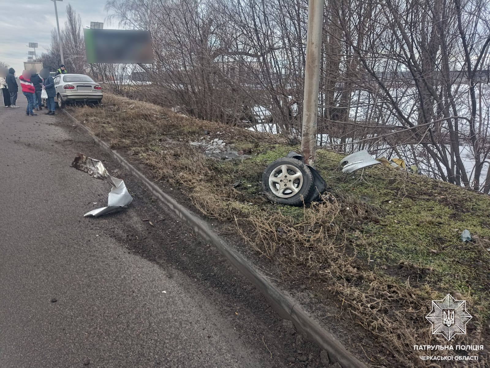 У Черкасах у дорожній пригоді водій втратив колесо