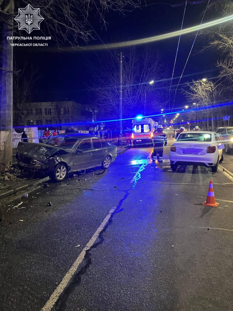 У Черкасах на Смілянській сталася ДТП за участі двох авто